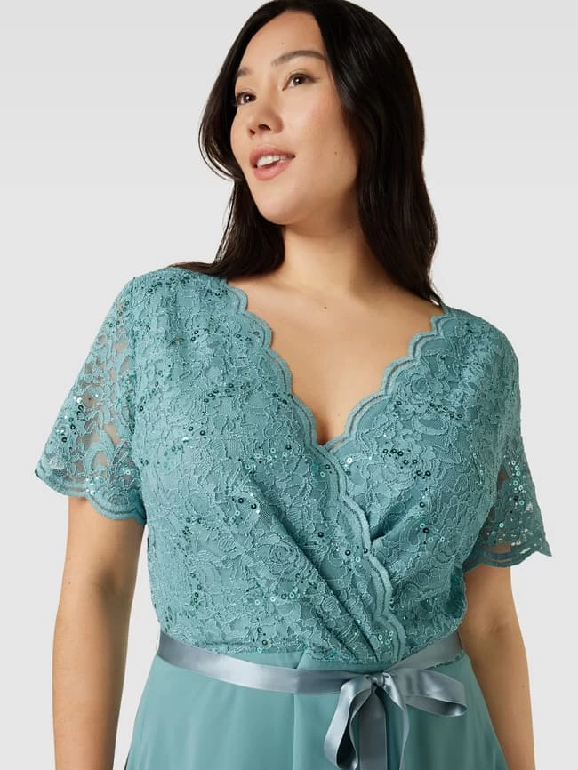 Swing Curve PLUS SIZE Cocktailkleid In Wickel-Optik - Aqua Blau 5 Swing Curve PLUS SIZE Cocktailkleid In Wickel-Optik - Aqua Blau – Bild 3