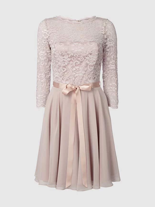 Swing Brautkleid Aus Floraler Spitze - Rosa 4 Swing Brautkleid Aus Floraler Spitze - Rosa – Bild 2