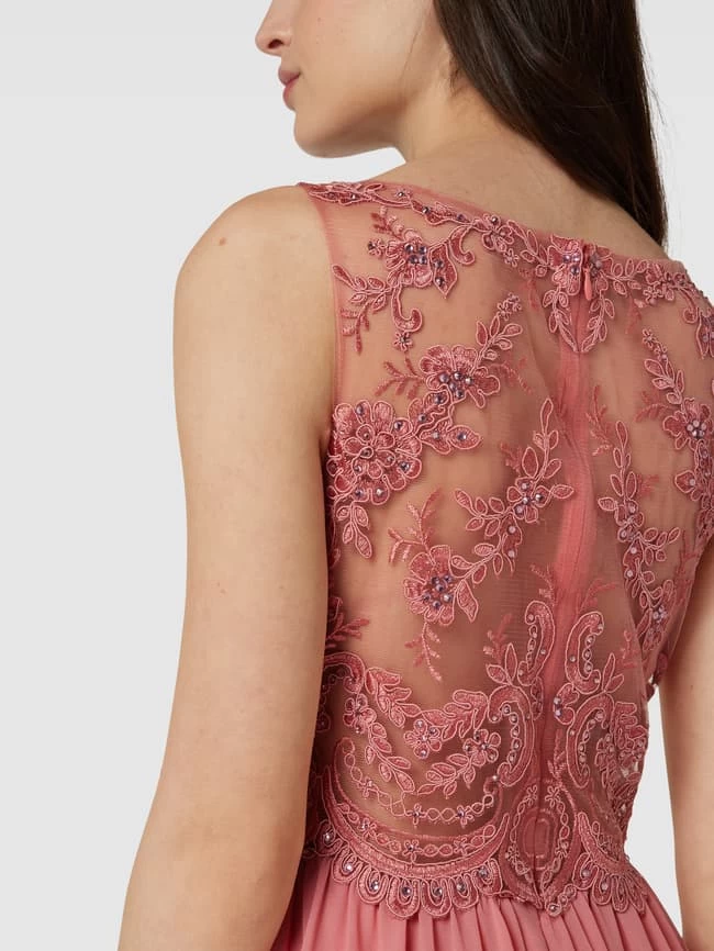 Laona Abendkleid Mit Floralen Stickereien - Lachs 5 Laona Abendkleid Mit Floralen Stickereien - Lachs – Bild 3
