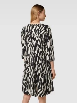 Comma Knielanges Kleid Mit Tunikakragen - Schwarz -Damen Mode 91456jq869242hq68da3ak9h60p54jpg8d74eiik692kgi1j6da4ili371130h9k75832had911jecpi70o6apj46lgm8opj6sq64cpkc4s3aoj66orjap9i6gsm2cb56cpj0c8