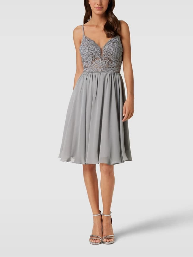 Luxuar Cocktailkleid Mit Zierbesatz - Silber 3 Luxuar Cocktailkleid Mit Zierbesatz - Silber