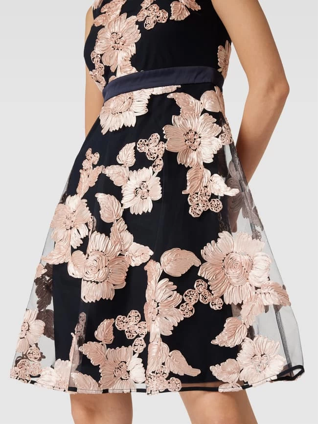 Christian Berg Cocktail Cocktailkleid Mit Taillenpasse - Marineblau Meliert 5 Christian Berg Cocktail Cocktailkleid Mit Taillenpasse - Marineblau Meliert – Bild 3