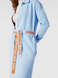 Emily Van Den Bergh Knielanges Kleid Mit Statement-Print - Hellblau 9 Emily Van Den Bergh Knielanges Kleid Mit Statement-Print - Hellblau -Damen Mode a90k8jql85752lic8984mlaaacokgkq16994mg9pa57j8j2j8t5jgjpp852lce2l8l8j0ghp60o4ukad8so30e9k71i3adb661gj0c1k6kp62oj5ckrmap1h6krm6e3470r32c0