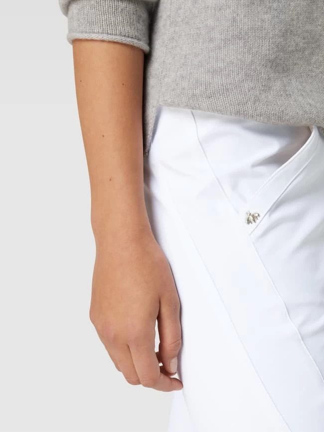 Raffaello Rossi Relaxed Fit Schlupfhose Mit Motiv-Detail Modell 'HOLLY' - Weiß 5 Raffaello Rossi Relaxed Fit Schlupfhose Mit Motiv-Detail Modell 'HOLLY' - Weiß – Bild 3